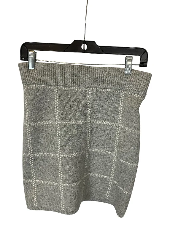 Functional Outfits Skirt Mini & Short By A New Day In Grey, Size: L