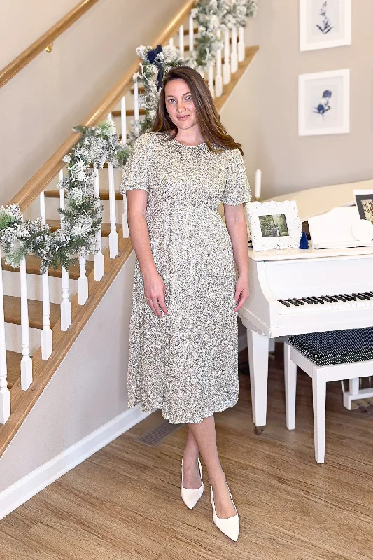 Everyday Fashion The Roxie Sequin Midi Dress in Champagne