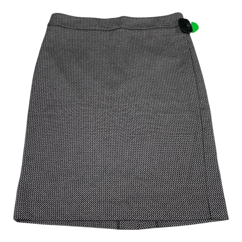 Relaxed Wardrobe Skirt Mini & Short By Ann Taylor In Black & White, Size: S