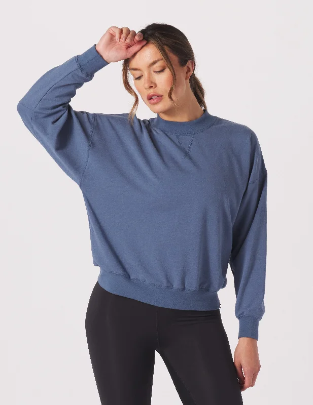 Distinctive Personality Vintage Oversized Crew: Washed Blue
