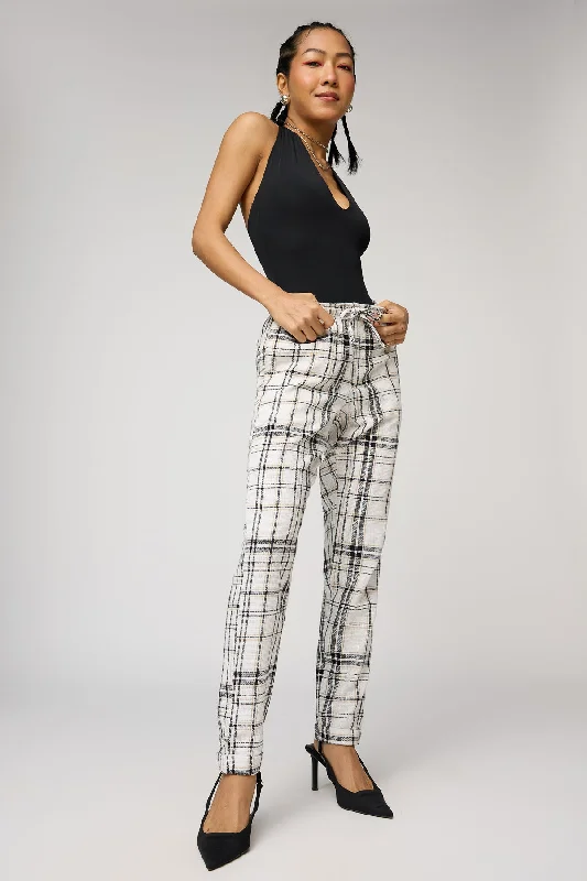 Sporty Look Grid Glam White and Black Checkered Pants