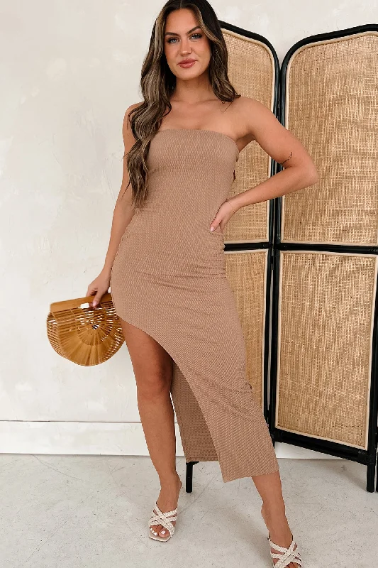 Romantic Dinner Symptoms Of Love Textured Strapless Maxi Dress (Classic Beige)