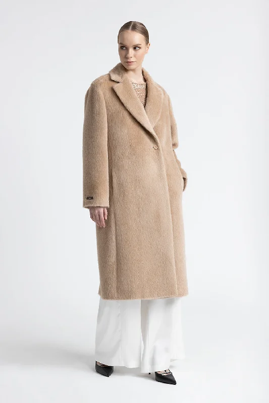 Minimal Outfits Alpaca and wool double-breasted coat