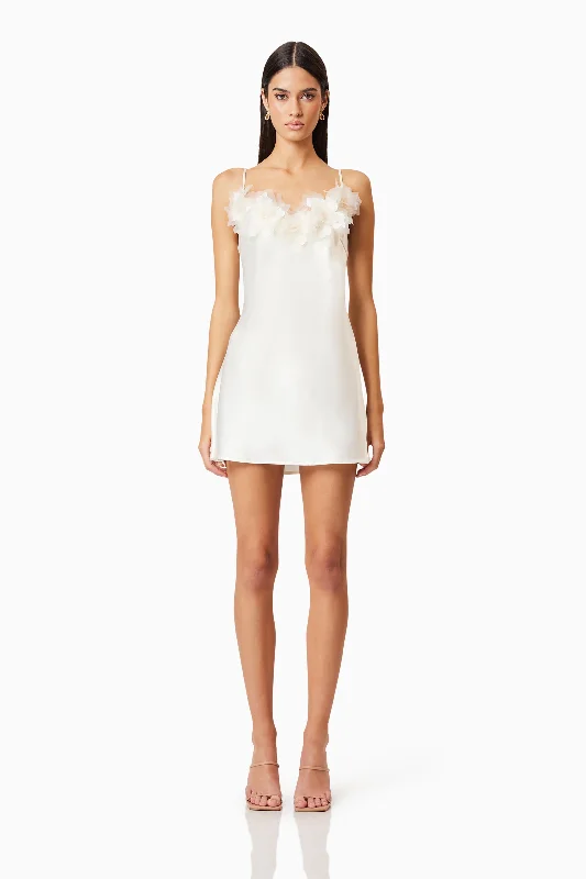 Trendy Comfort Katalina 3D Mini Dress In White