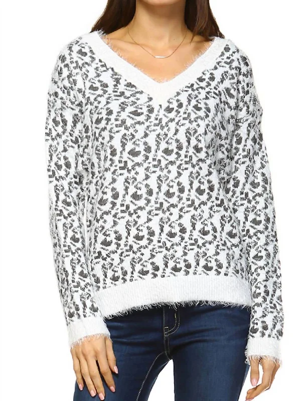 Chic Style Women's Leopard Sweater In Grey