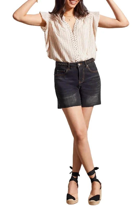 Street Style Audrey Girlfriend Denim Shorts In Dusty Black