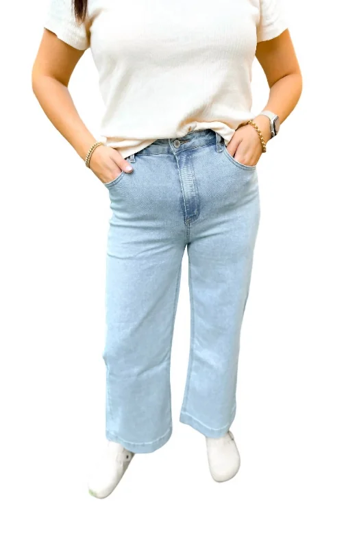 Classic Comfort Cropped Straight Denim Jeans In Light Wash