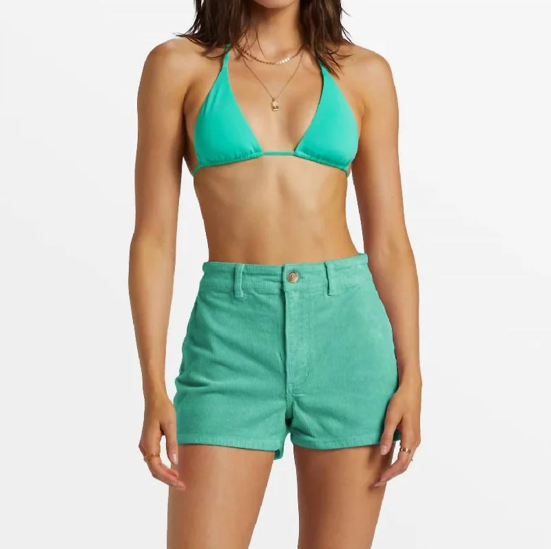 Everyday Style Daylight Corduroy Short In Green