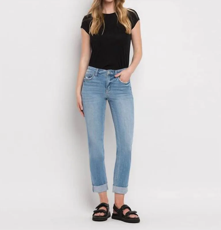 Sporty Look Mid Rise Cuffed Crop Straight Jeans In Light Wash