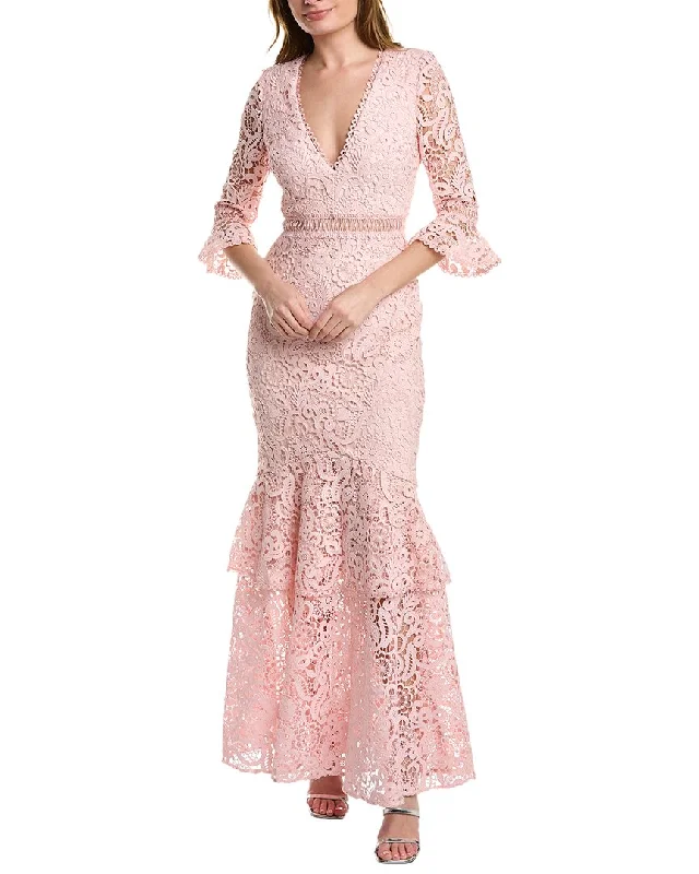 Personalized Street Style ML Monique Lhuillier Lace Gown
