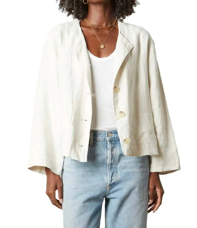 Smart Casual Brielle Longsleeve Jacket In Bisque
